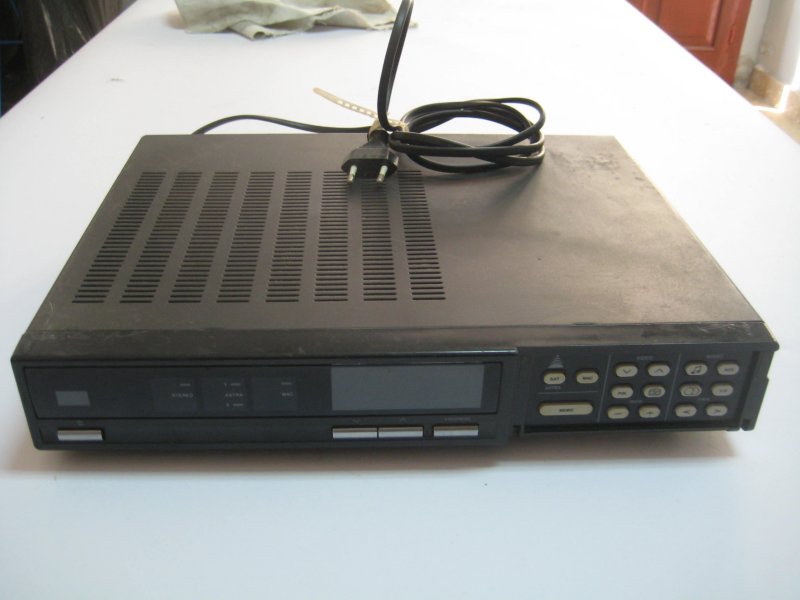 Satelitski TV-receiver Umiden