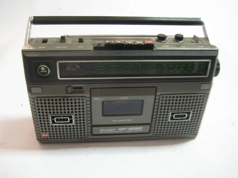 Tranzistorski radio prijemnik SHARP GF-8080