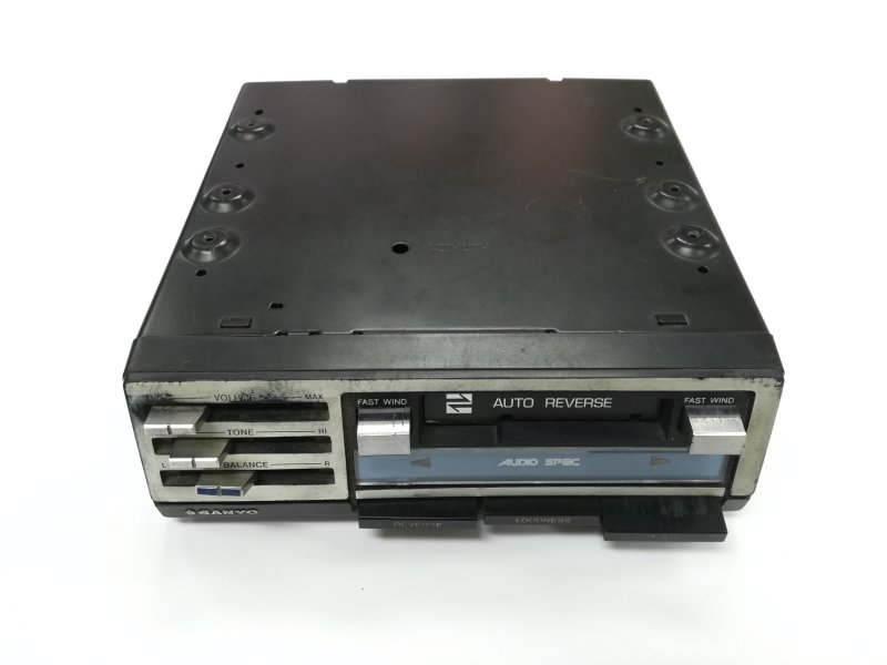 Auto kazetofon SANYO