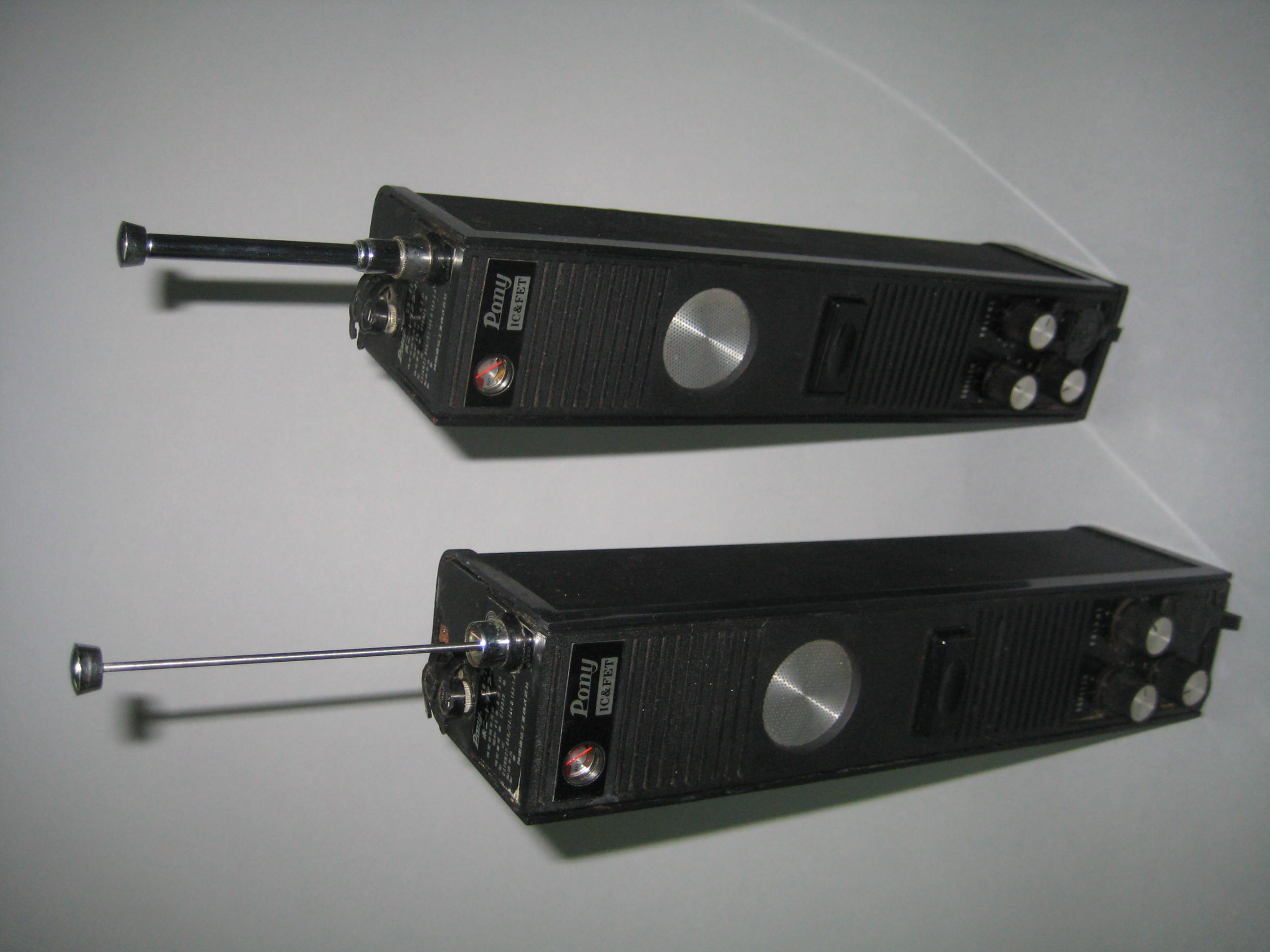 CB stanice Pony 725