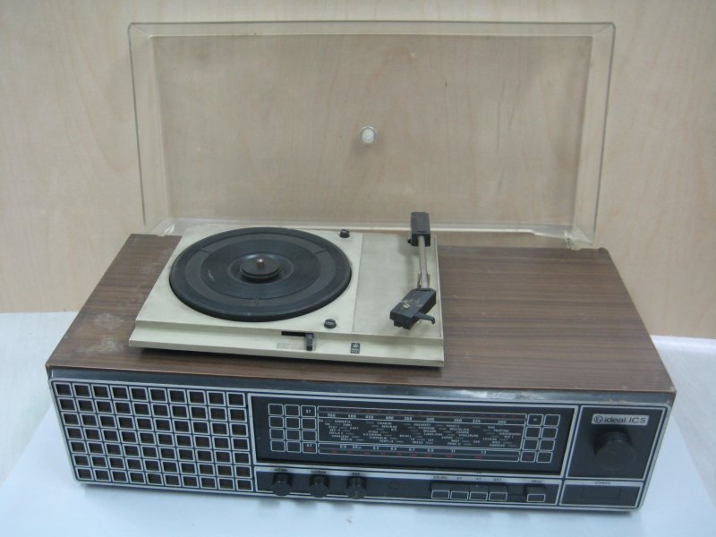 Radio gramofon Ideal IC5