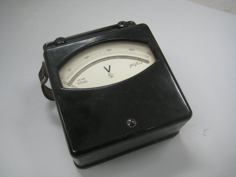 Voltmetar